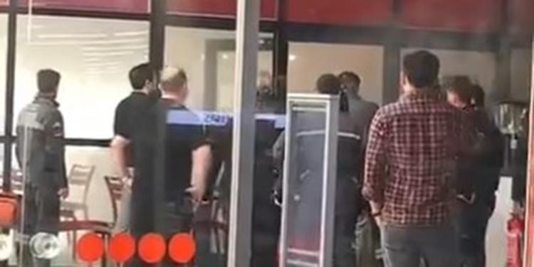 AVM'de yangın çıktı; 4 kişi dumandan etkilendi