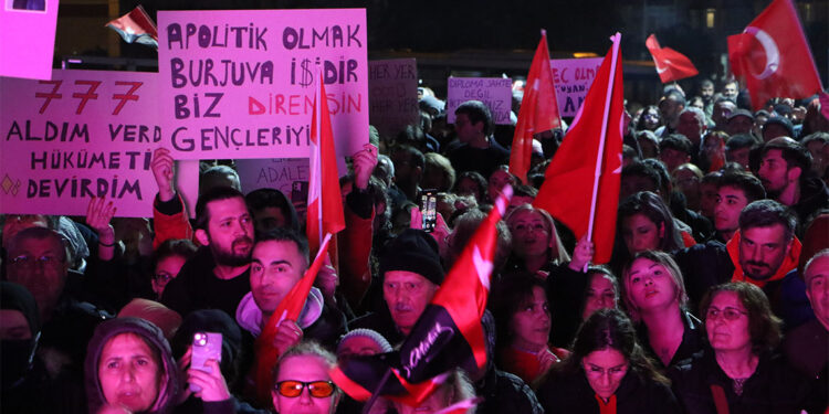 Samsun'da İmamoğlu'na destek için 'Demokrasi Mitingi' düzenlendi