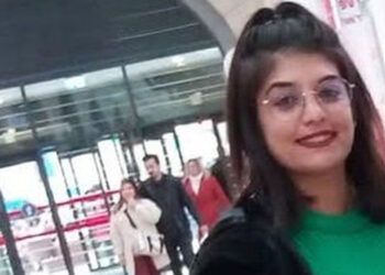 Aydın'da 4 çocuk annesi, eşine ait otomobilin yanında ölü bulundu