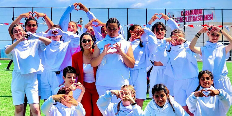 Ayşe öğretmen öğrencilerine rol model oldu