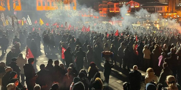 Ali Yerlikaya açıkladı: Protestolarda 97 kişi gözaltına alındı