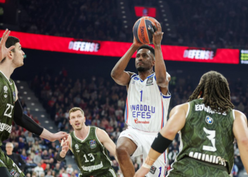Anadolu Efes- Bayern Münih: 97-92