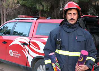 Antalya'da ramazan topu geleneği ses bombası ile sürdürülüyor