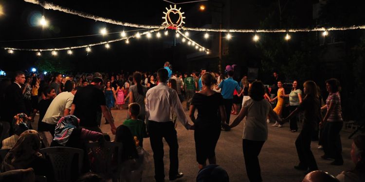 Antalya'da sokakta düğün, nişan, mevlit yasaklandı