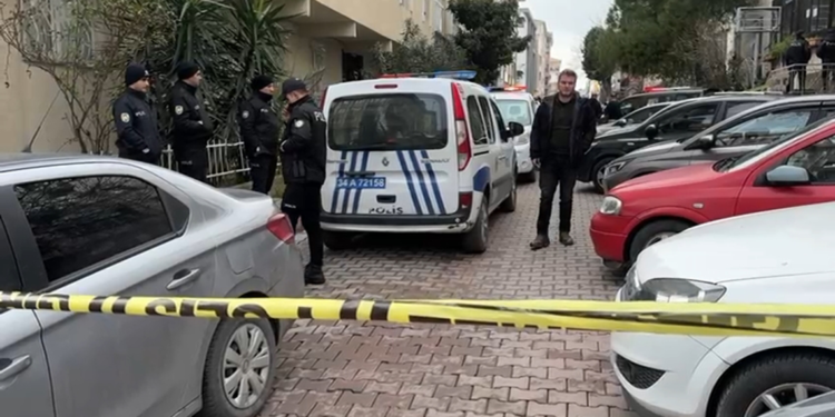 Avcılar'da bir kişi eşi ve 3 çocuğunu öldürüp intihar etti