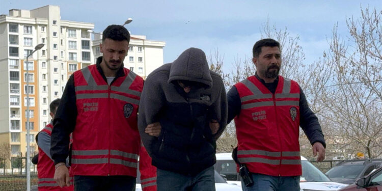 Babasını tüfekle öldürmüştü; tartışma, 'iş bulma' nedeniyle çıkmış