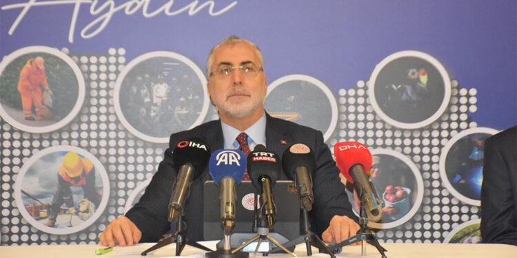 Türkiye için, üretmeye ve büyümeye devam edeceğiz