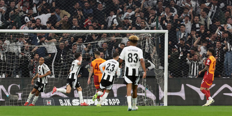 Galatasaray Süper Lig'de 28 maç sonra yenilgi yüzü gördü