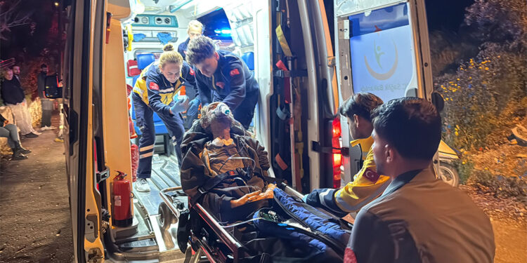 Bodrum'da ev yangını; 1 kişi dumandan etkilendi