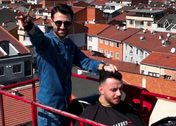 26 metre yükseklikte saç tıraşı yaptı