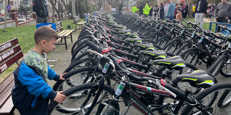 Bahçelievler’de 30'uncu bisiklet dağıtım töreni gerçekleştirildi