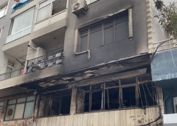 Bahçelievler'de depoda çıkan yangın söndürüldü