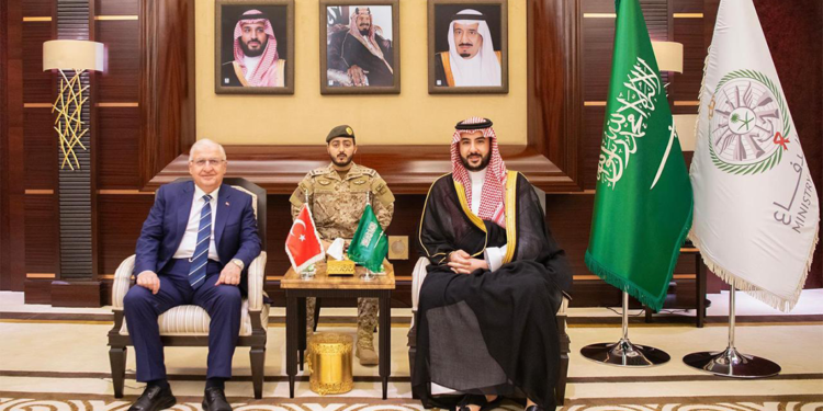 Bakan Güler, Suudi Arabistan Savunma Bakanı ile görüştü