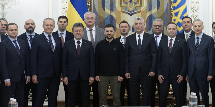 Bakan Yumaklı ve Bakan Bolat, Zelenskiy ile bir araya geldi