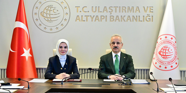 Bakanlar Göktaş ve Uraloğlu’ndan 'dijital güvenlik' toplantısı