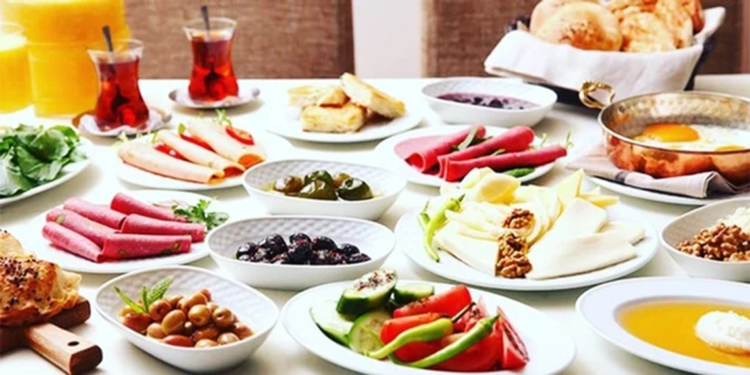 Bayram kahvaltısında hafif bir başlangıç yapılmalı