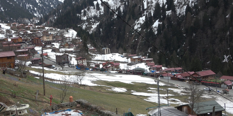 Bayram tatili uzadı, Ayder Yaylası'nda turizm sektörü hareketlendi