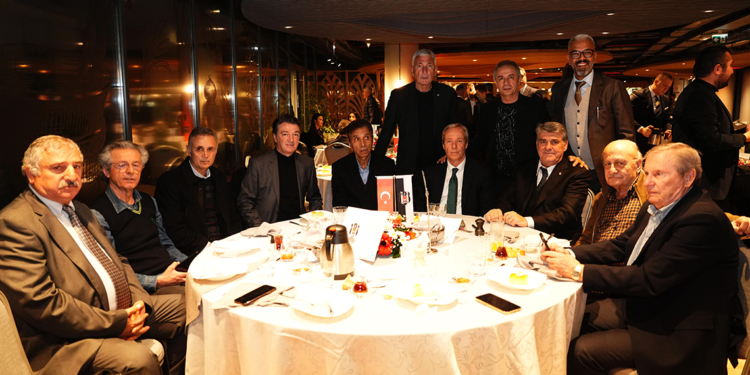 Beşiktaş Camiası iftarda buluştu