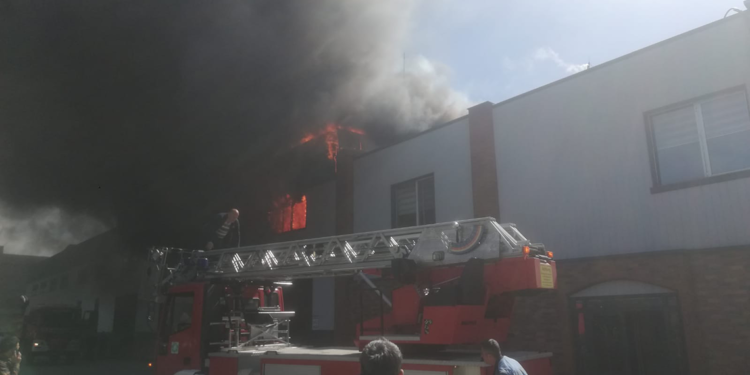 Bolu'da kereste fabrikasında yangın