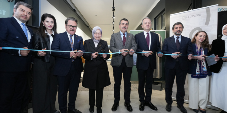 Bu hukuksuzluğa göz yummamız mümkün değildir