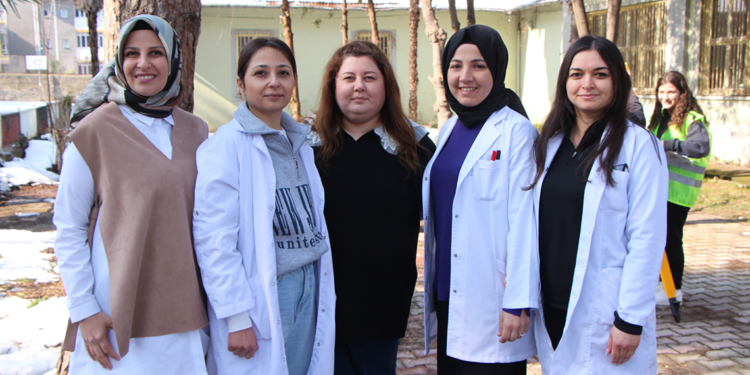 Bu lisedeki Harita Tapu Kadastro Alanı kadın öğretmenlere emanet