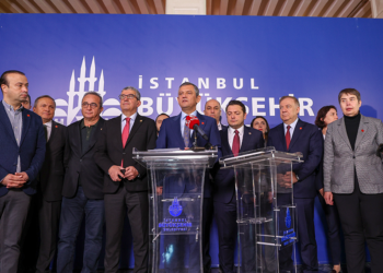 Bükemedikleri bileği yargı sopasıyla kırmaya çalışıyorlar