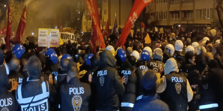 Bursa'daki protesto gösterilerinde 19 kişi tutuklandı