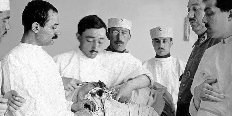 Çanakkale Savaşları'nda çok sayıda tıp fakültesi öğrencisi görev yapmış