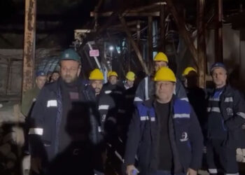 Çayırhan Termik Satrali işçileri kendilerini madene kapattı