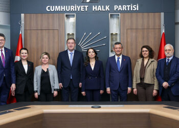 İmralı heyeti CHP ile görüşmede