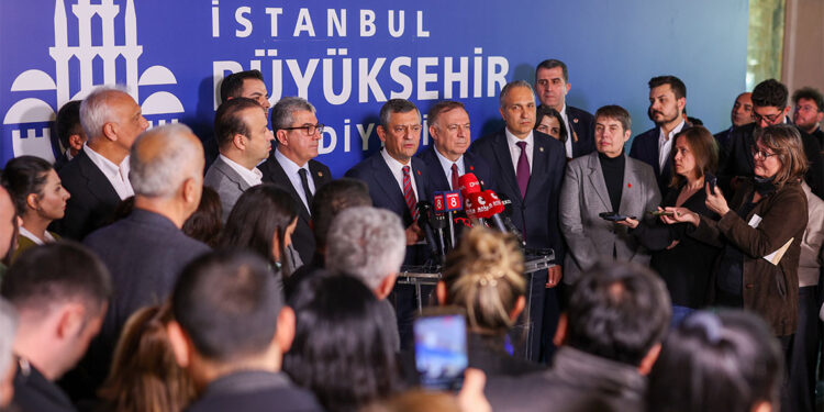 CHP olağanüstü kurultay kararı aldı