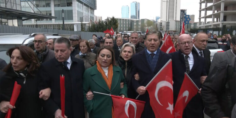 Asıl hedef Ekrem İmamoğlu'nu seçime sokmamak