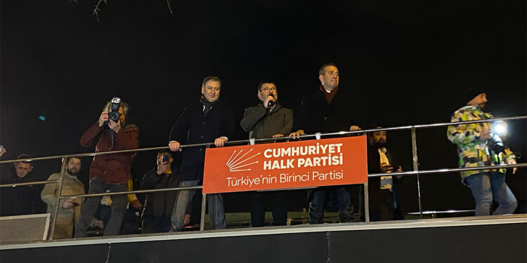 CHP milletvekillerinden İmamoğlu'na destek yürüyüşü