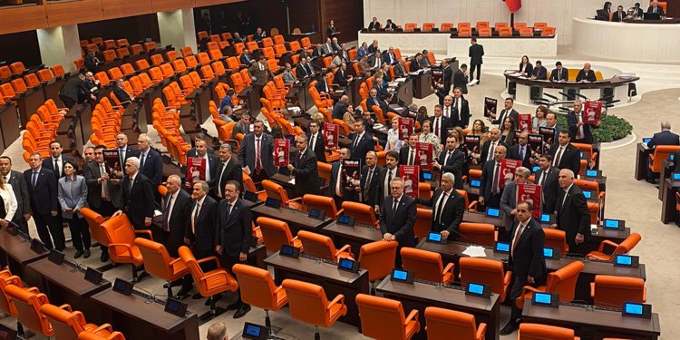 CHP'li vekiller İmamoğlu'nun tutuklanmasına tepki gösterdi