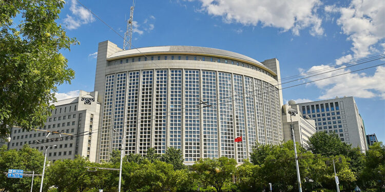 Washington iş birliğine dönmeli