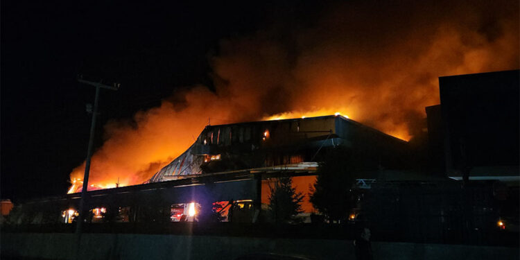 Çorum'da lavaş fabrikasında yangın çıktı