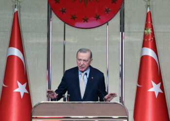 Siyaset tüccarlarının ihtiraslarına kurban edeceğimiz tek bir gencimiz yoktur