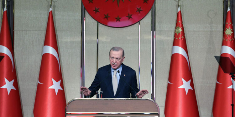 Siyaset tüccarlarının ihtiraslarına kurban edeceğimiz tek bir gencimiz yoktur