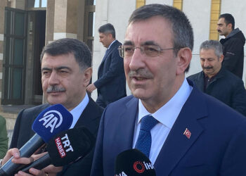 İnsanlarımızı kutuplaştırmaya çalışan her türlü gayretin karşısında olacağız