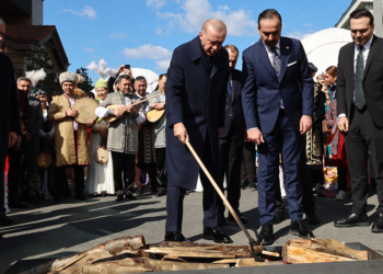 Cumhurbaşkanı Erdoğan, nevruz ateşini yaktı
