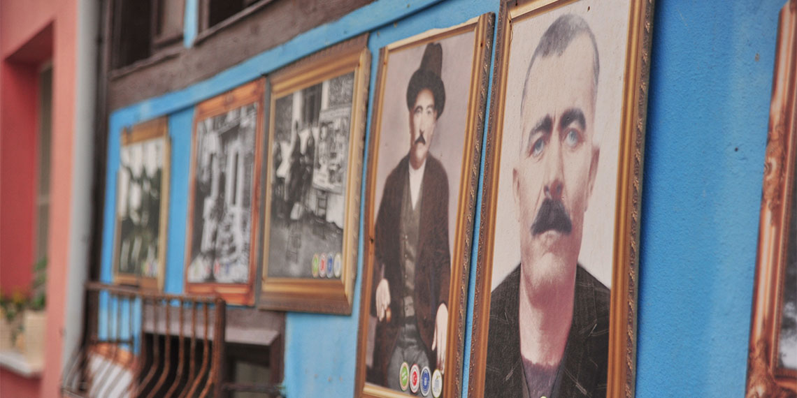 Mudanya Lozan Mübadilleri Derneği Başkanı Hüseyin Türker, dedelerinin mübadele dönemindeki hayatlarını Rum evinde yaşatıyor.