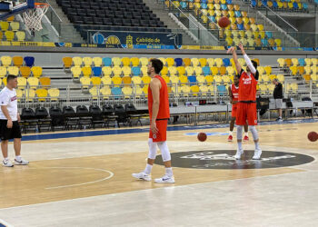 Hücum ve savunmada iyi bir performans göstermeliyiz