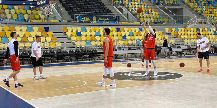 Hücum ve savunmada iyi bir performans göstermeliyiz