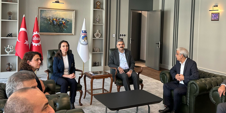 DEM Parti heyetinden DİSK'e ziyaret