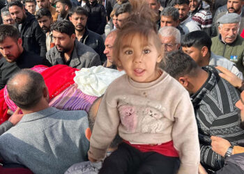 Derede cansız bedeni bulunan 4 yaşındaki Nazlı Şeşen toprağa verildi