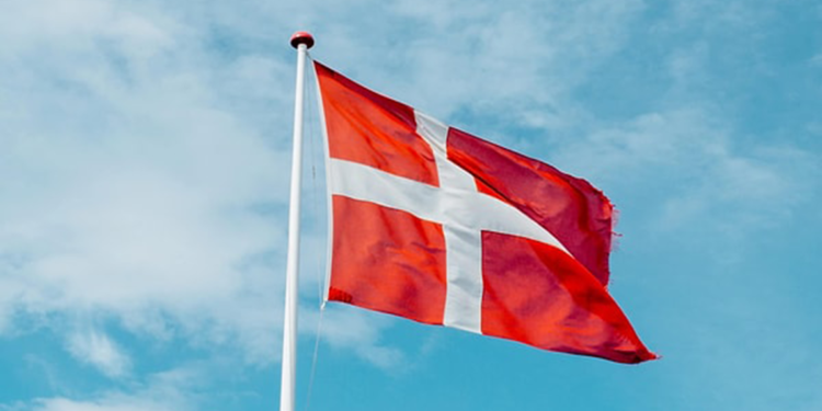 Danimarka, 2026’dan itibaren kadınları askere almaya başlayacak