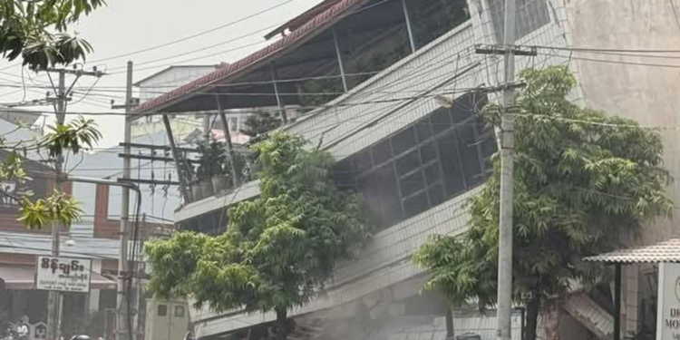 Depremlerin ardından Bangkok'ta OHAL ilan edildi