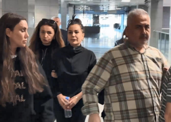 Dilan Polat ve Sıla Doğu'ya 'Hayasızca hareket' suçundan beraat