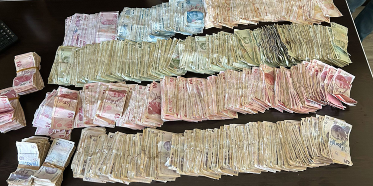 Dilencinin üzerinden 45 bin lira çıktı