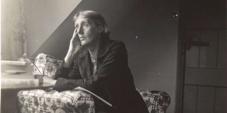 Dönemin en ünlü yazarlarından: Virginia Woolf